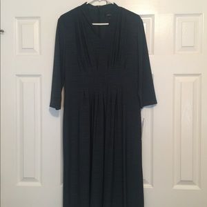 NWT Tahari size 10 green well below the knee dress